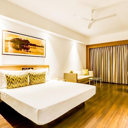 Lemon Tree Hotel Electronics City Bangalore Buitenkant foto