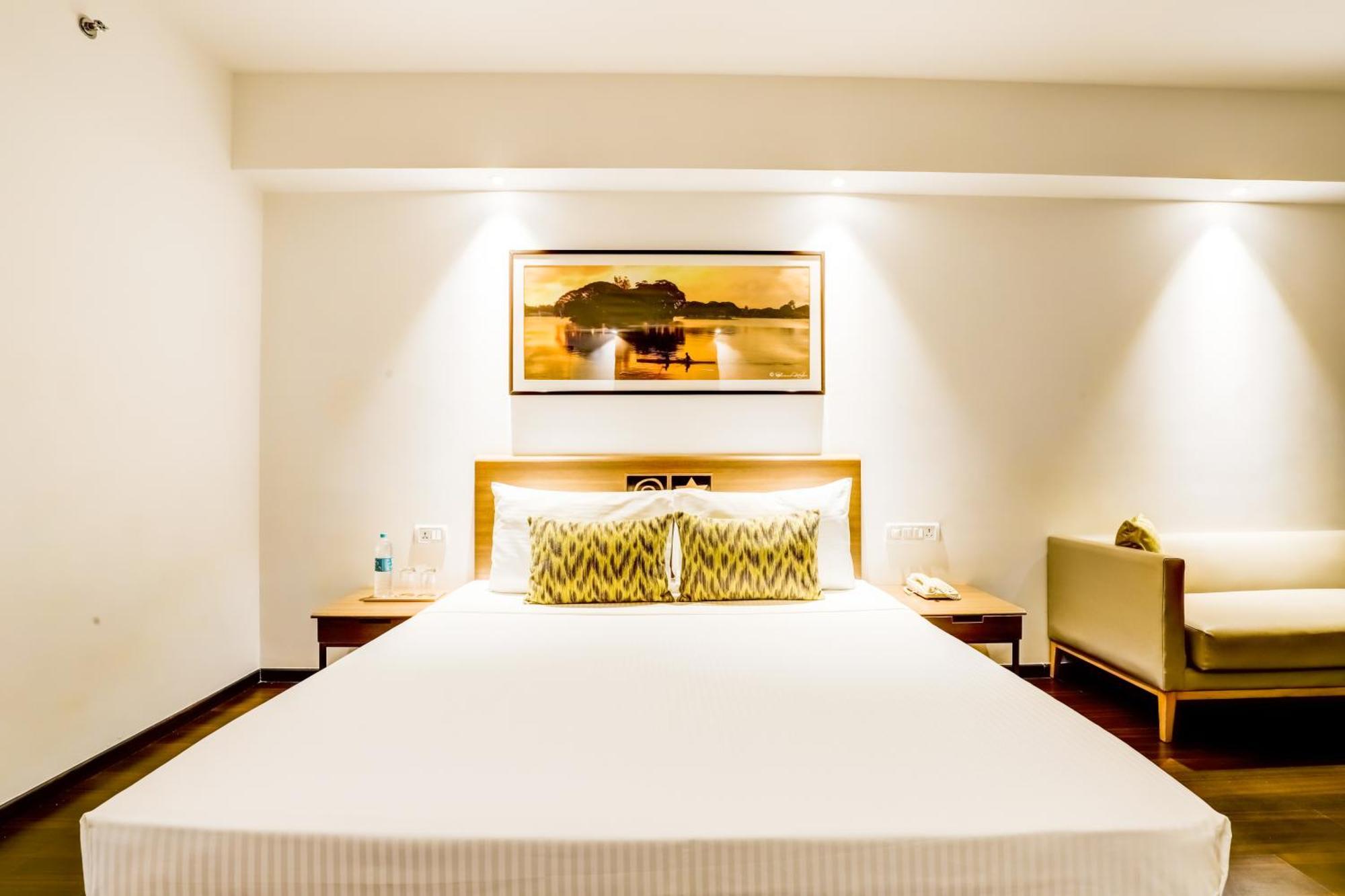 Lemon Tree Hotel Electronics City Bangalore Buitenkant foto