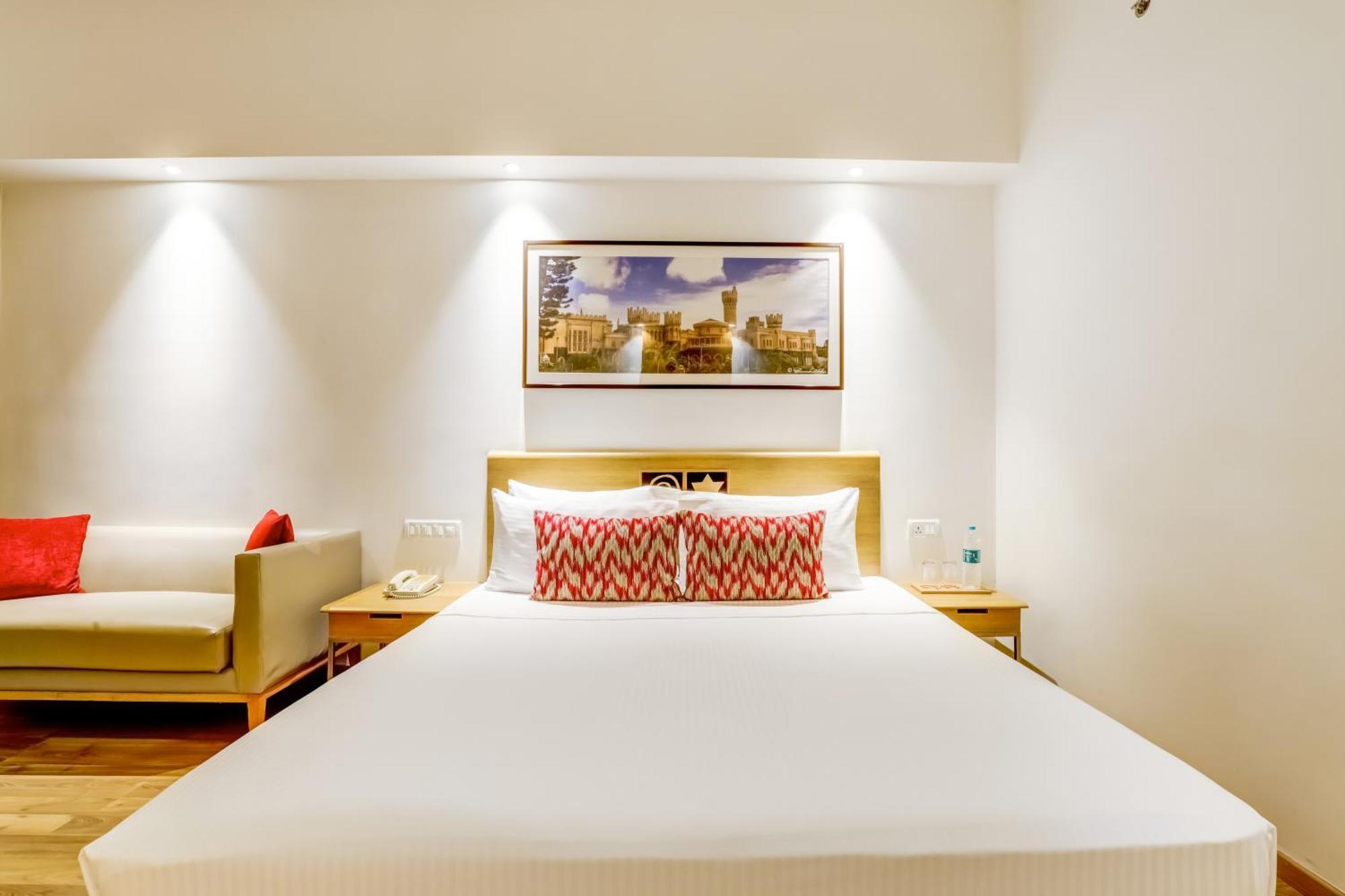 Lemon Tree Hotel Electronics City Bangalore Buitenkant foto